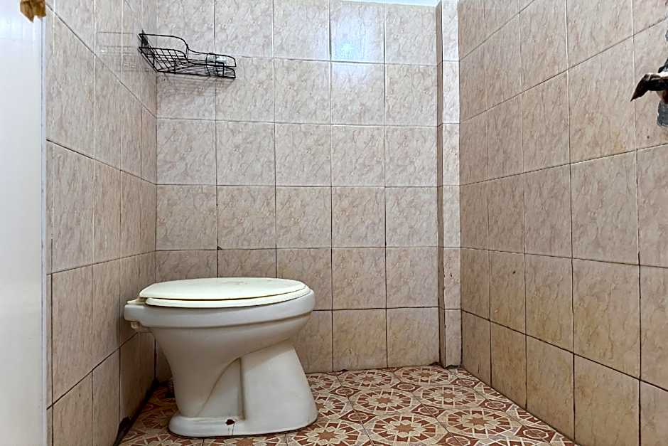 Hotel O Kost Reski 1 Near Pasar Rakyat Limbung