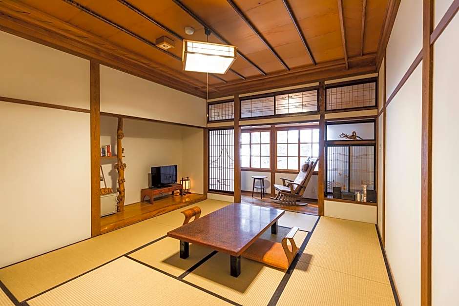 Tsuta Onsen Ryokan