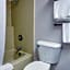 Days Inn & Suites by Wyndham Fullerton
