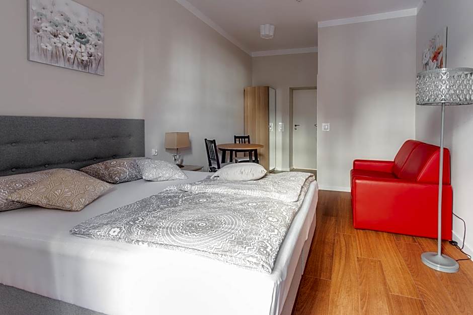 Babel Hostel, Dworzec PKP, Rynek