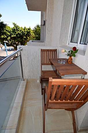 Studio with Balcony (3 Adults)