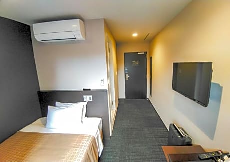Single Room - Non-Smoking - Small Dog Friendly