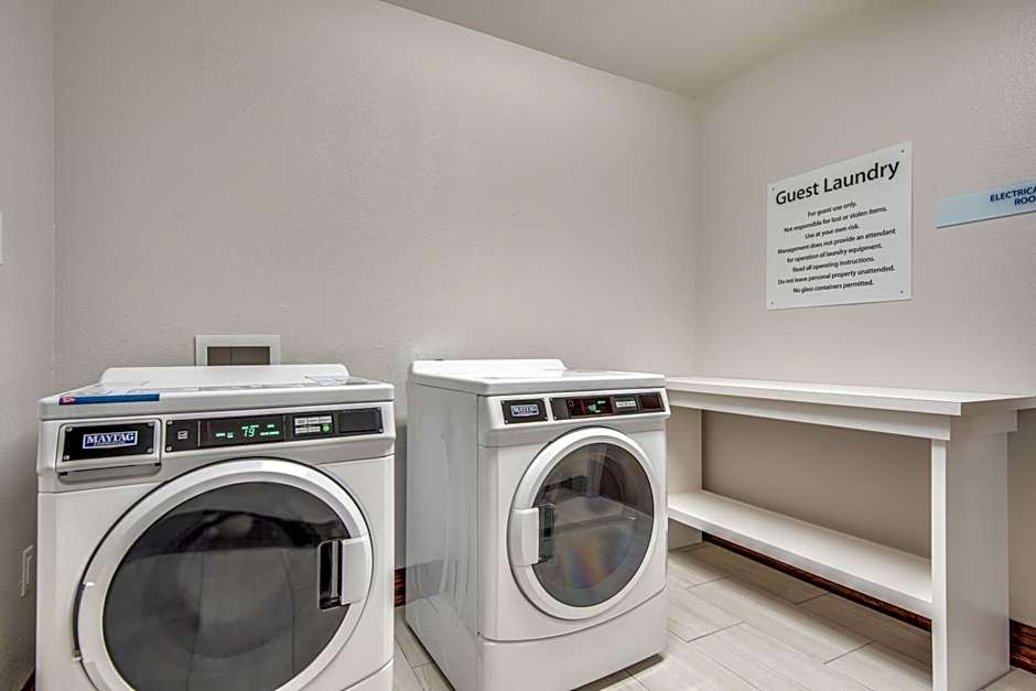 Holiday Inn Express & Suites Dallas North - Addison By IHG