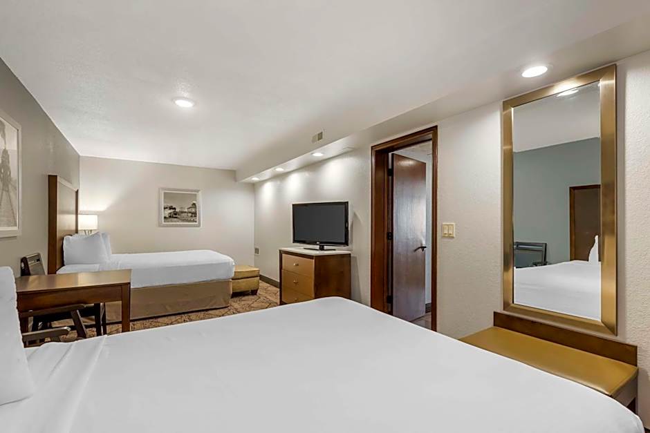 Best Western Plus Longbranch Hotel & Convention Center