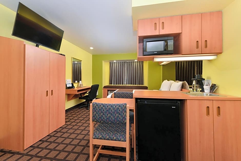 Microtel Inn & Suites by Wyndham Ft. Worth North/At Fossil