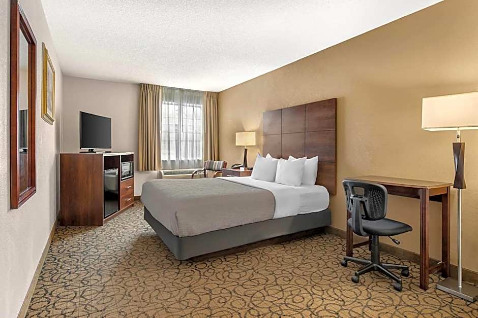 Quality Inn & Suites Manistique