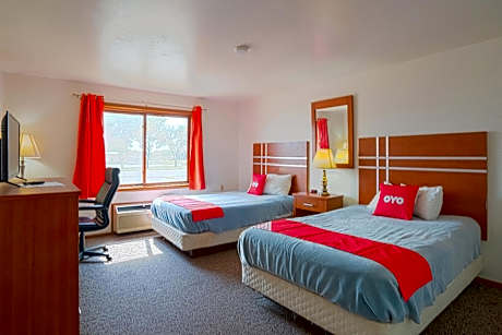 2 Full Bed Accessible