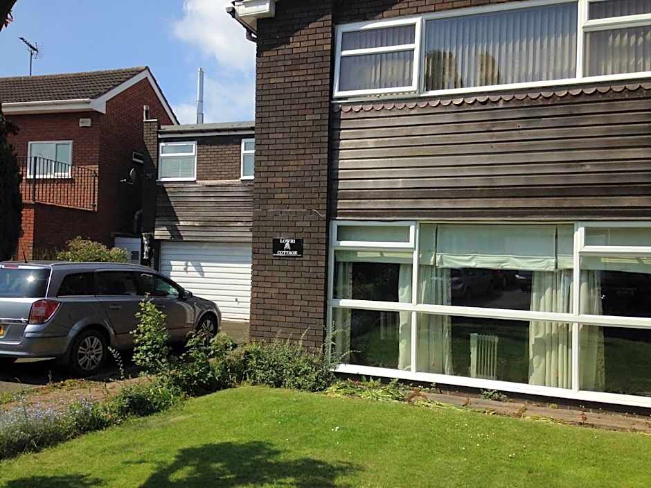 Lowry House Hotel in Walsall