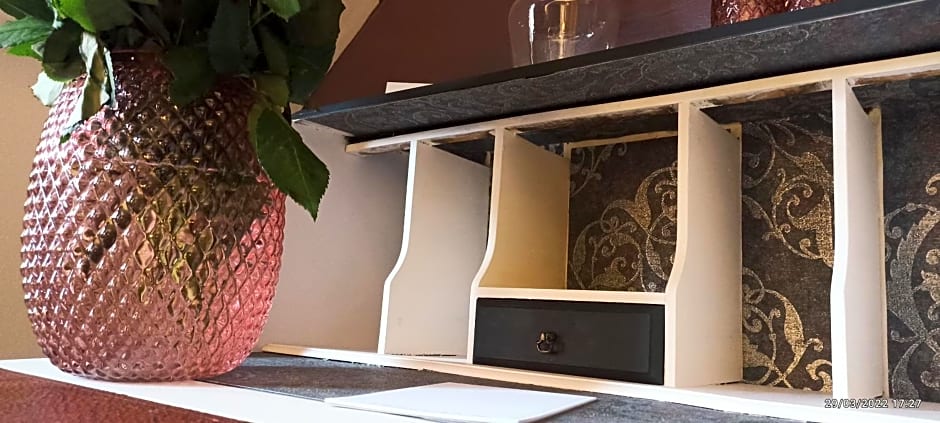 Outlander Boutique B&B King