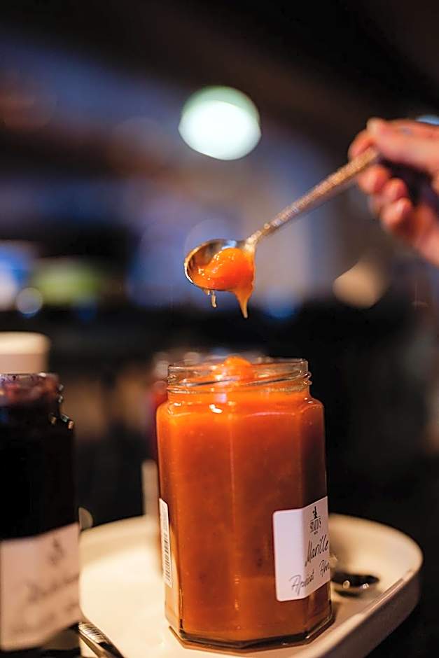 LH Suites Aparthotel - NEW since 2025