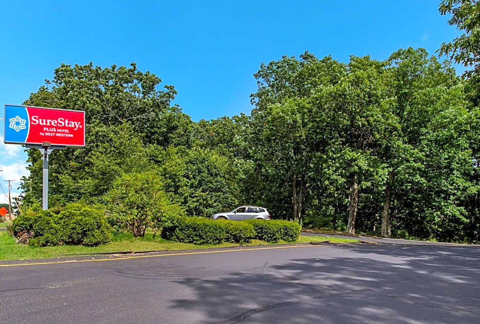 All Seasons Inn & Suites