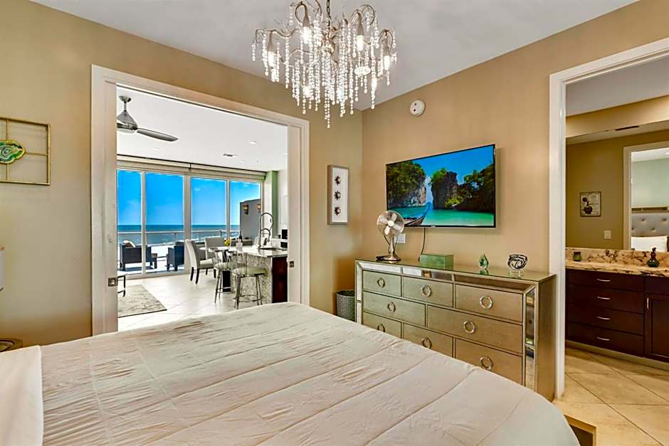 XL Terrace, Lazy River, I-O Pools, Game Room, Spa, Beach, Luxury 2-2 Penthouse!