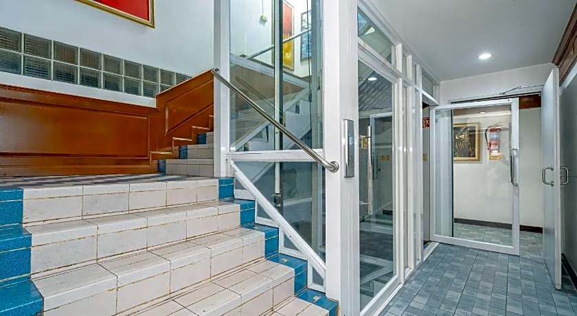 Patong Social Hotel and Restaurant