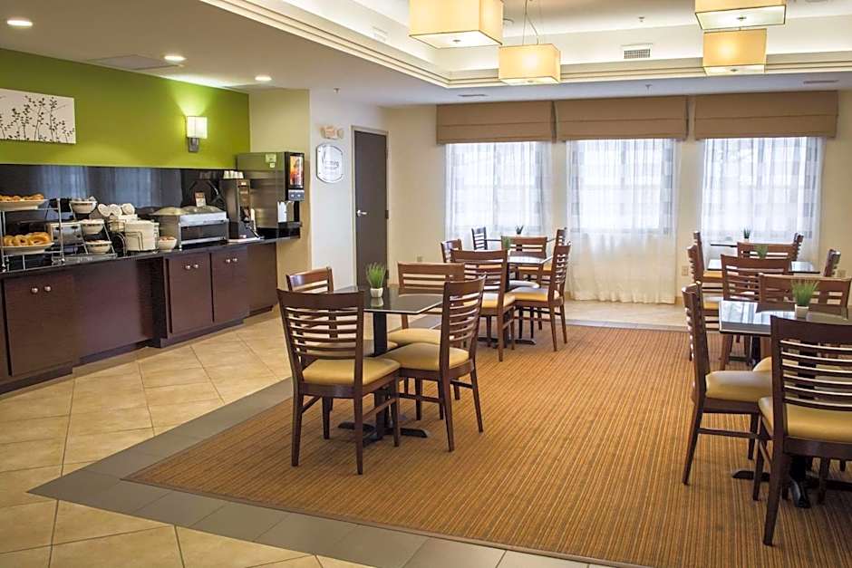 Sleep Inn & Suites Harbour Pointe