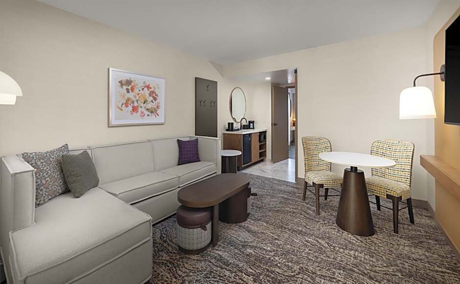 Embassy Suites by Hilton Cincinnati Northeast Blue Ash