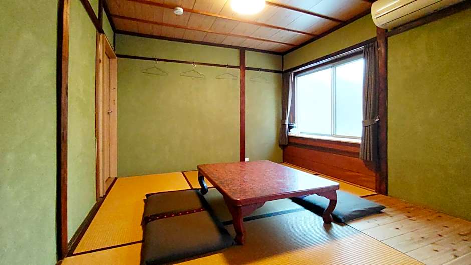 Guesthouse Bench