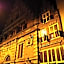 Hotel Carillon