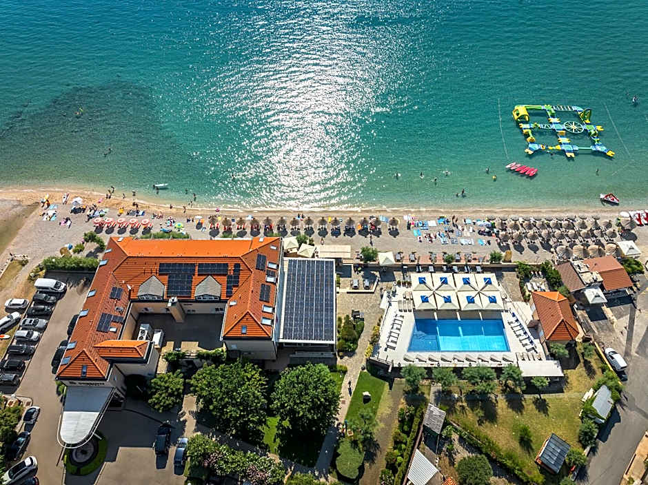 Photo 1 of 33 of Hotel Dobrovit