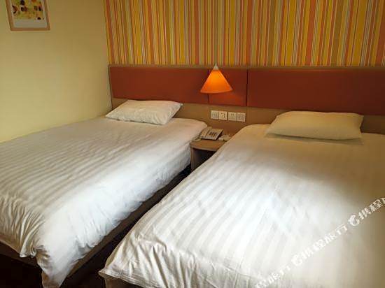 Home Inn (Ningbo Railway Station Daqingqiao Metro Station)