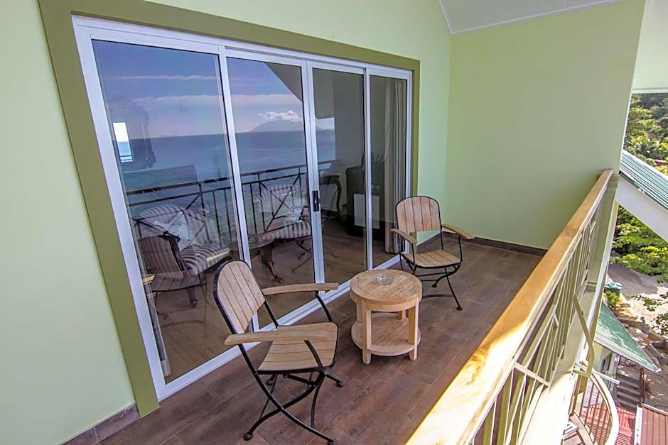 Treasure Cove Hotel & Restaurant