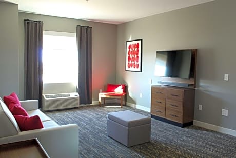 One-Bedroom Suite with Two Queen Beds - Non-Smoking