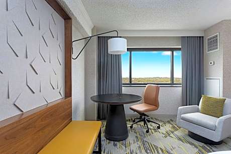 Club Room, 1 King Bed