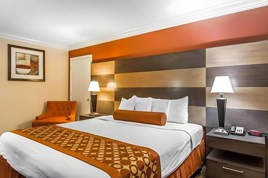 Rodeway Inn & Suites Canyon Lake-Menifee West