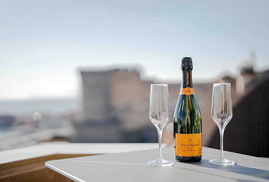 POETICA BOUTIQUE SKY HOTEL