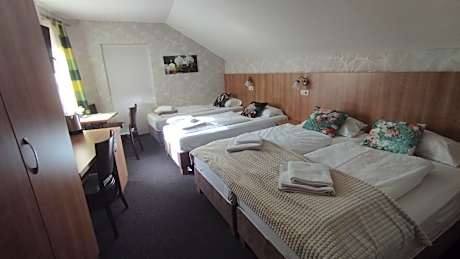 Quadruple Room with Private Bathroom