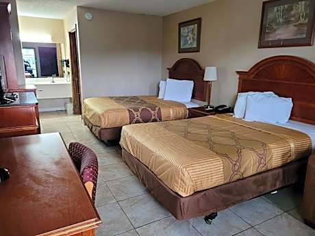 Double Room with Two Double Beds - Smoking