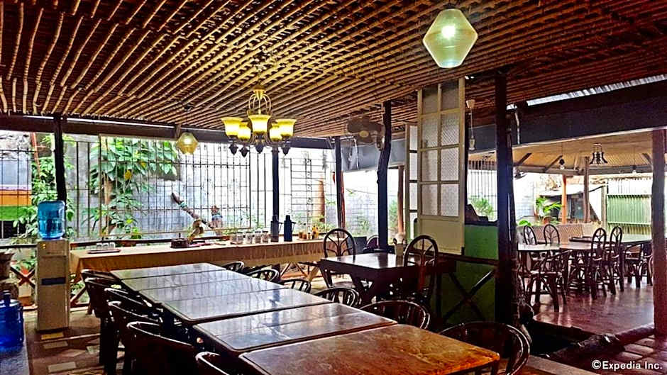 Lola Itang Pension and Restaurant