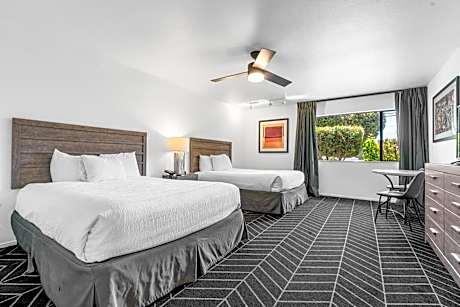 2 Queen Beds Non Smoking