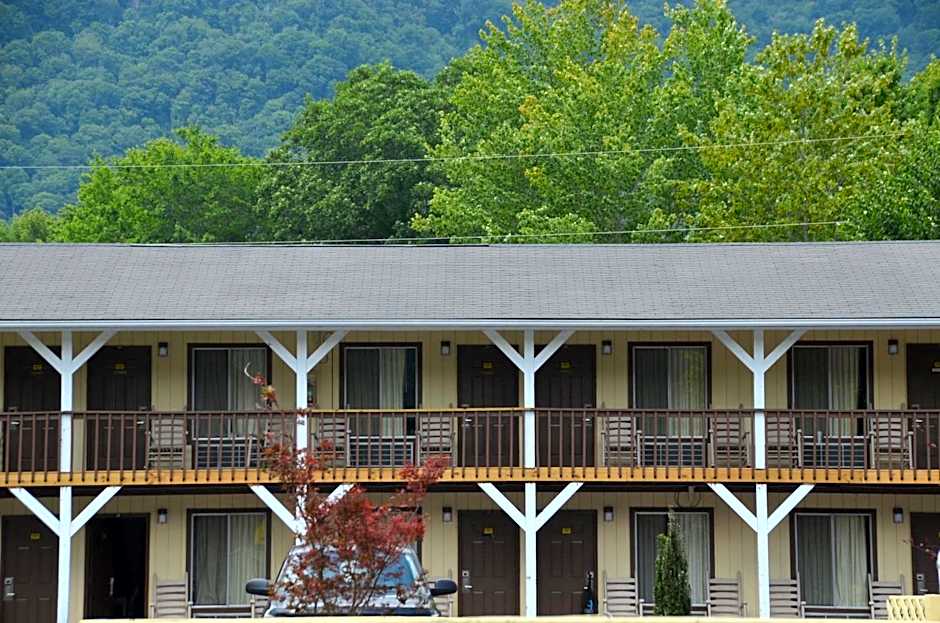 Travelowes Motel - Maggie Valley