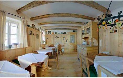 Alpenhof Garnihotel & Ferienwohnungen