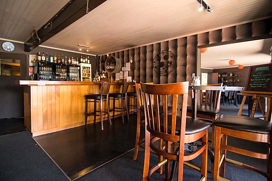 Parklands Motorlodge & Holiday Park