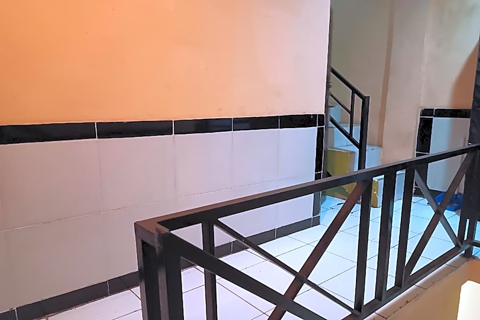 OYO 93485 Hotel Kenzie Sentani