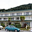 Lakeside Motel