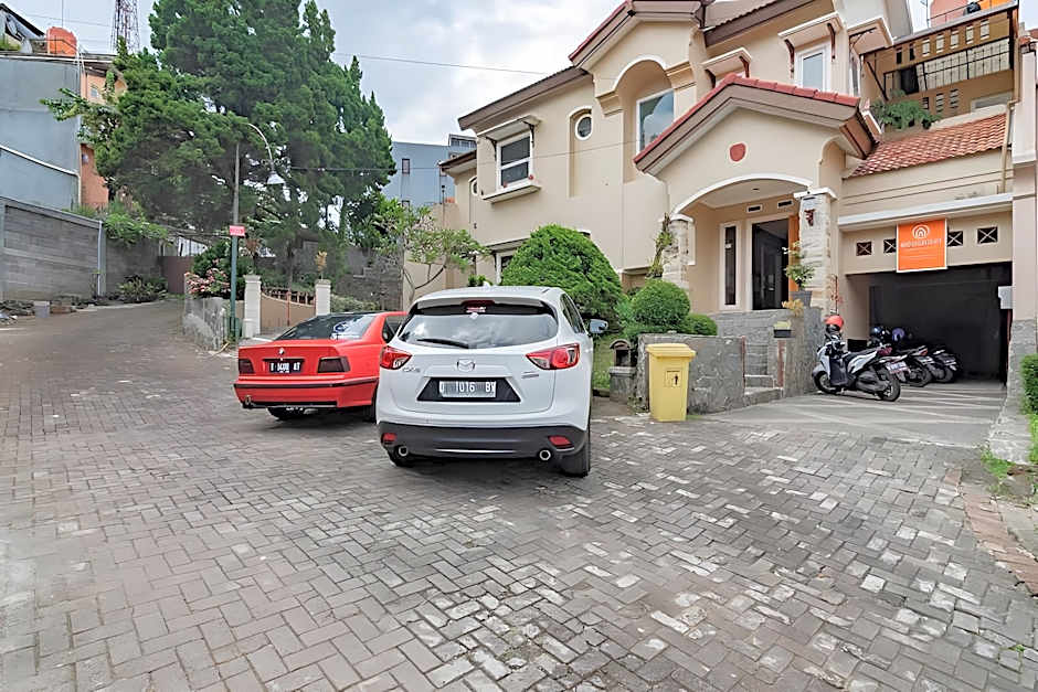 KoolKost near Simpang Dago 2 (Minimum Stay 6 Nights)                                            