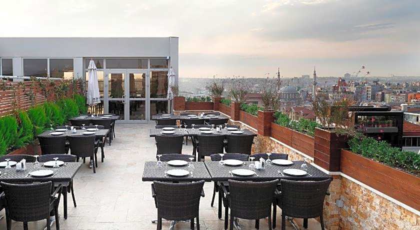Darkhill Hotel