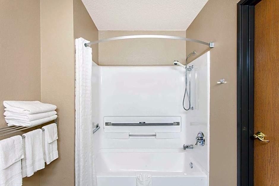 Super 8 by Wyndham Norton VA