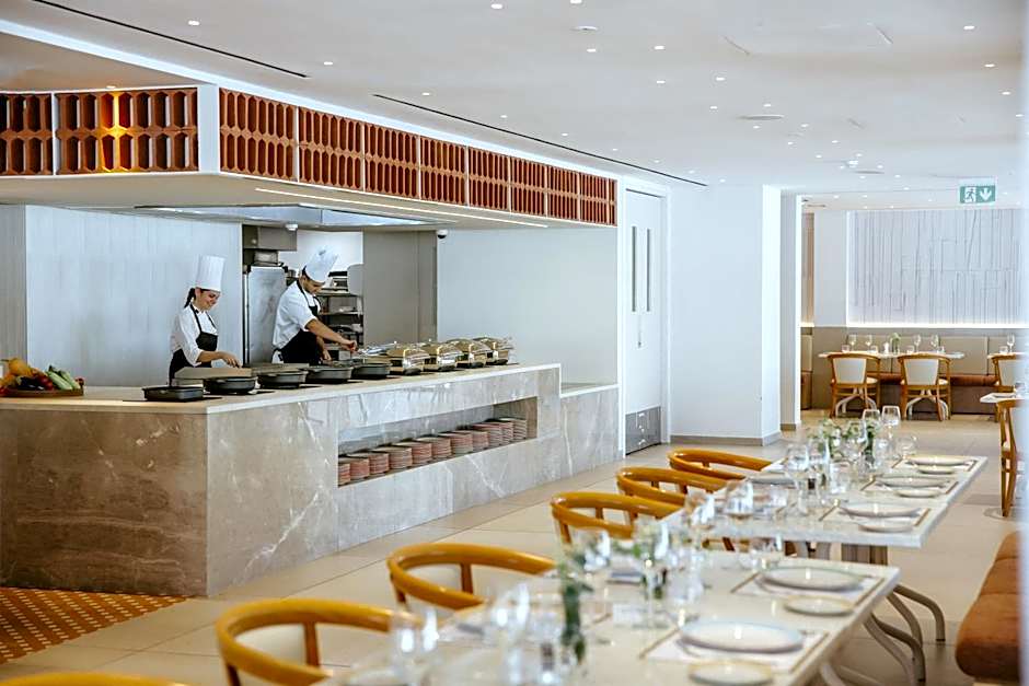 Lordos Beach Hotel & Spa