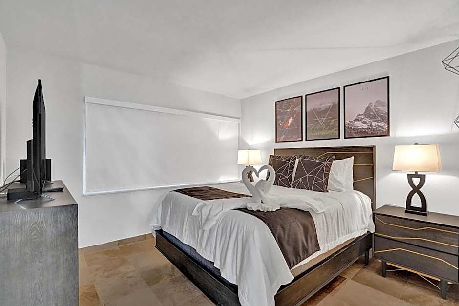 Bright Beachside Getaway