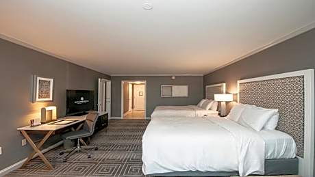 Classic Double Room with Two Double Beds, Balcony and Plaza View