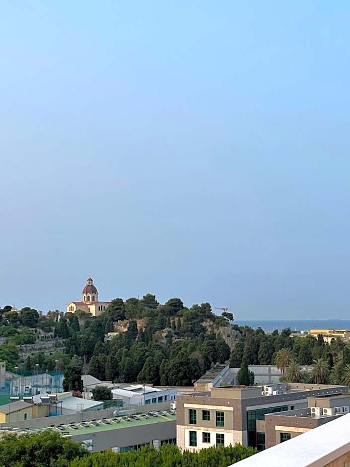 18 Dante Luxury Suites