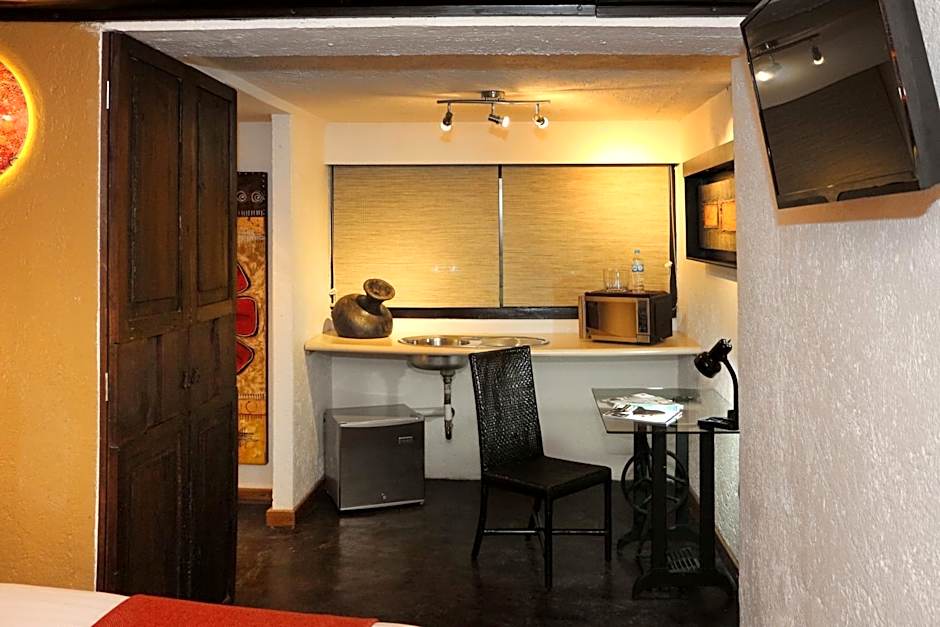 Aztic Hotel and Executive Suites