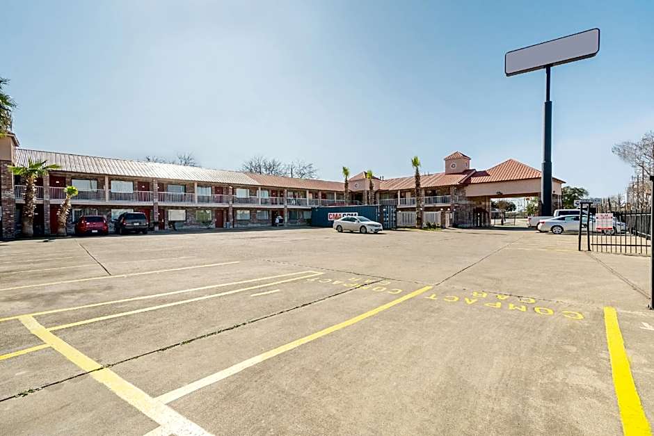 Econo Lodge Inn & Suites Downtown San Antonio