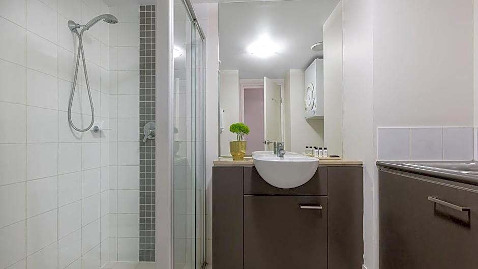 Oaks Brisbane Casino Tower Suites