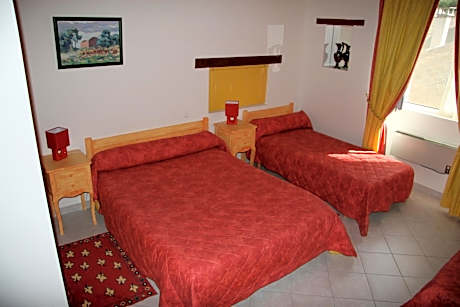 Quadruple Room with Private Bathroom