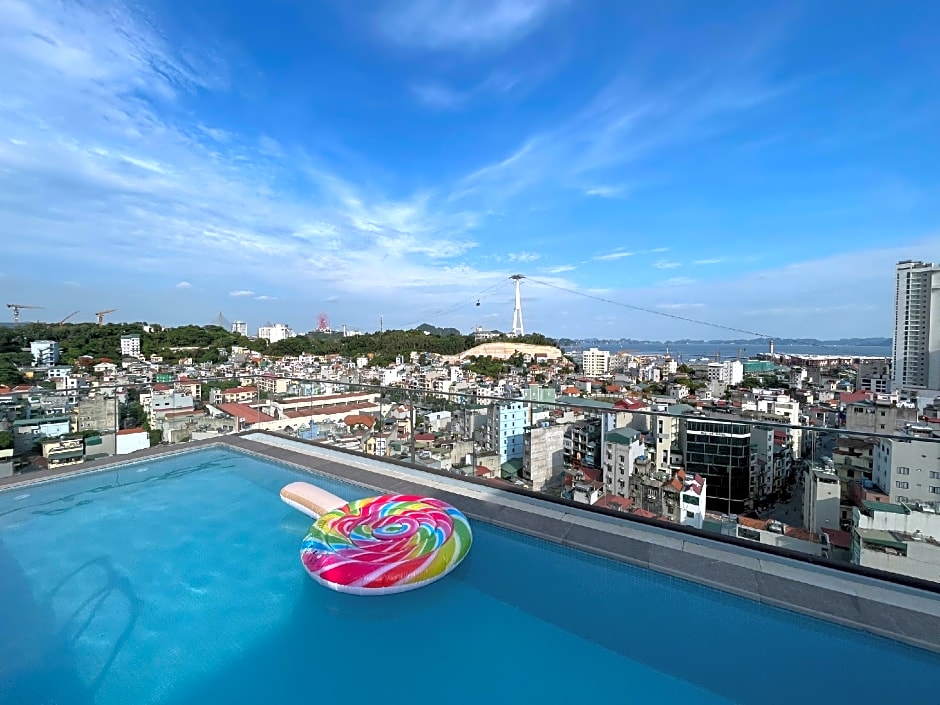 The Light Hotel Halong