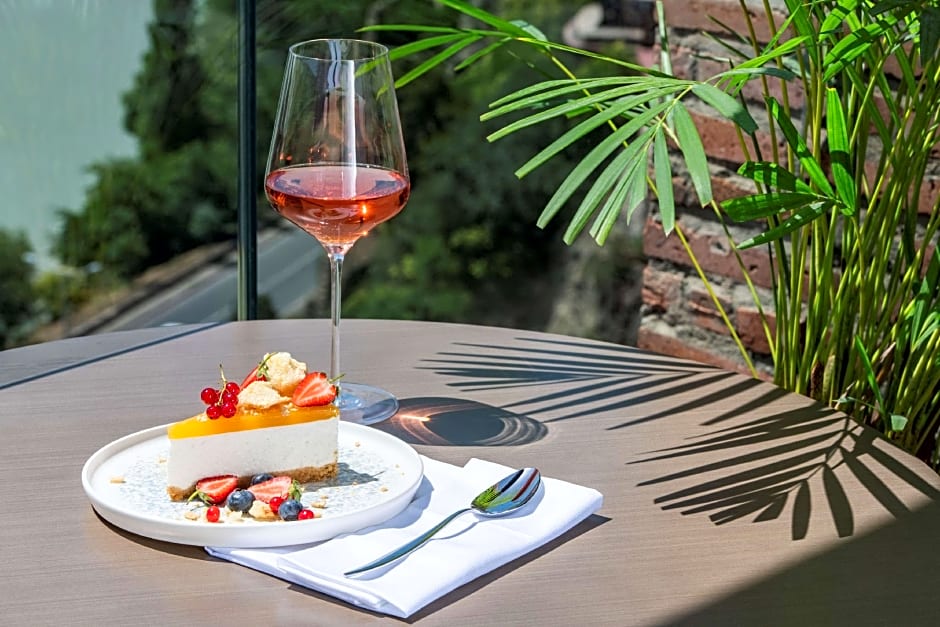 Golden Tulip Design Tbilisi